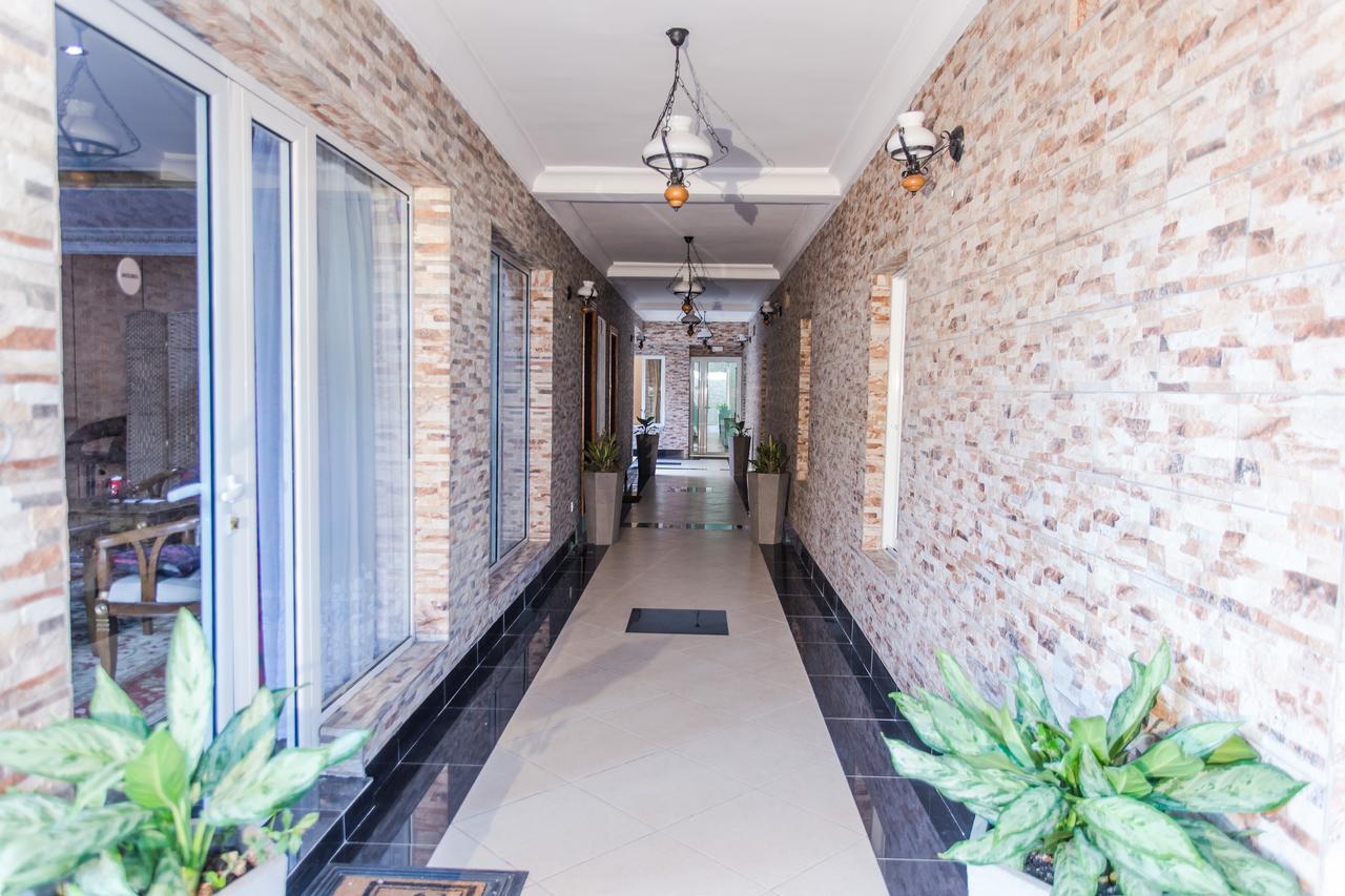 Residence Hoteliere Le Jomonia Либревиль Экстерьер фото