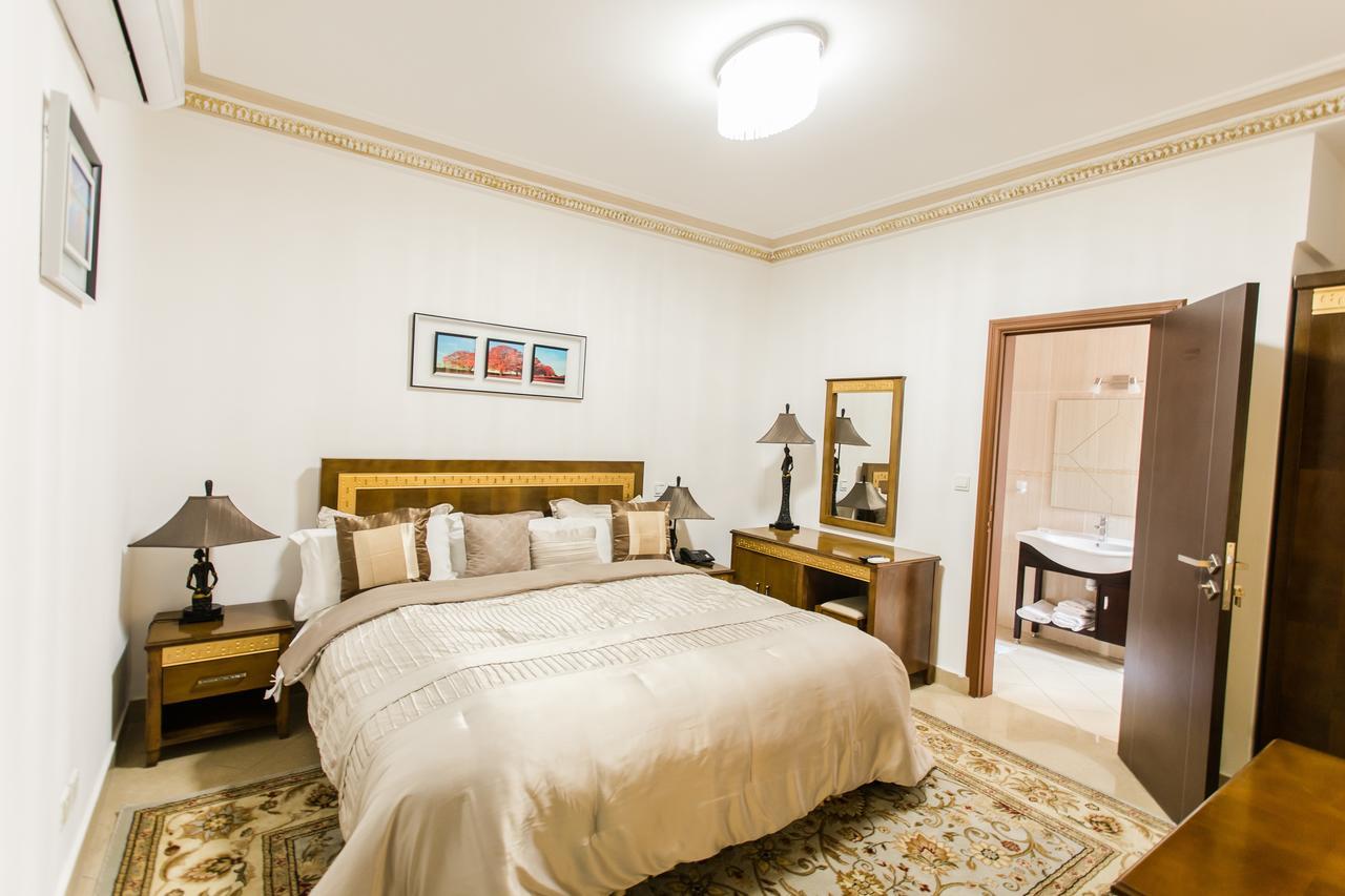 Residence Hoteliere Le Jomonia Либревиль Экстерьер фото